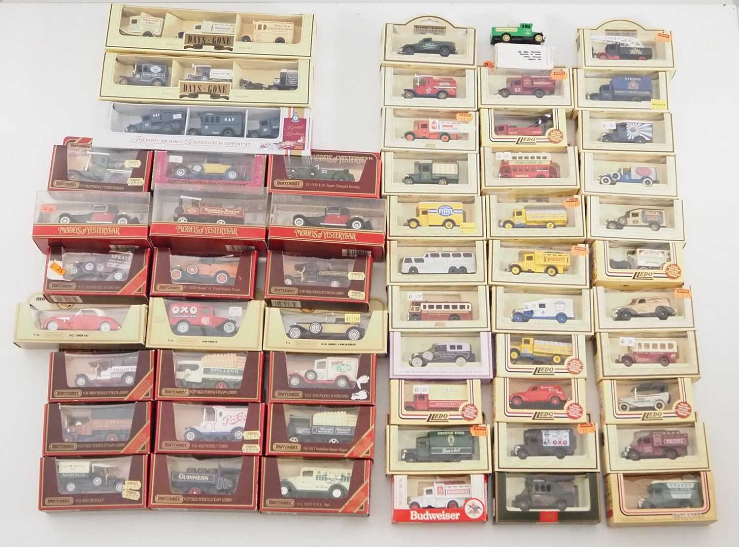 Lot 6 - A large quantity of mixed diecast vehicles by...