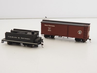 Lot 615 - A group of SPECTRUM On30 gauge rolling stock...