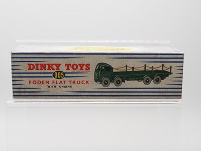 Lot 78 - A DINKY No 905 (505) 2nd type cab Foden Flat...