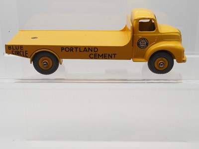 Lot 81 - A DINKY No 933 Leyland Cement Wagon...