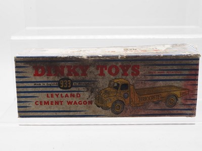 Lot 81 - A DINKY No 933 Leyland Cement Wagon...