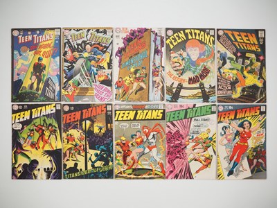 Lot 259 - TEEN TITANS #14, 15, 16, 17, 18, 19, 20, 21,...