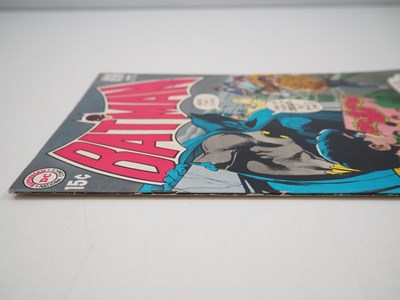 Lot 292 - BATMAN #222 (1970 - DC) - Neal Adams cover art...