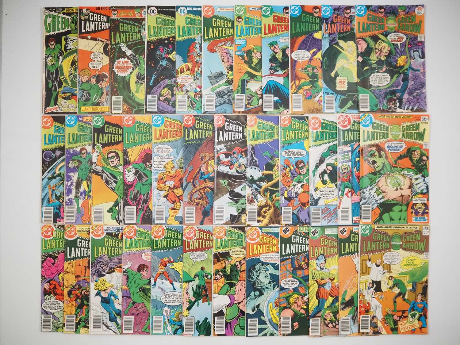 Lot 372 - GREEN LANTERN #88 to 122 (35 in Lot) -...