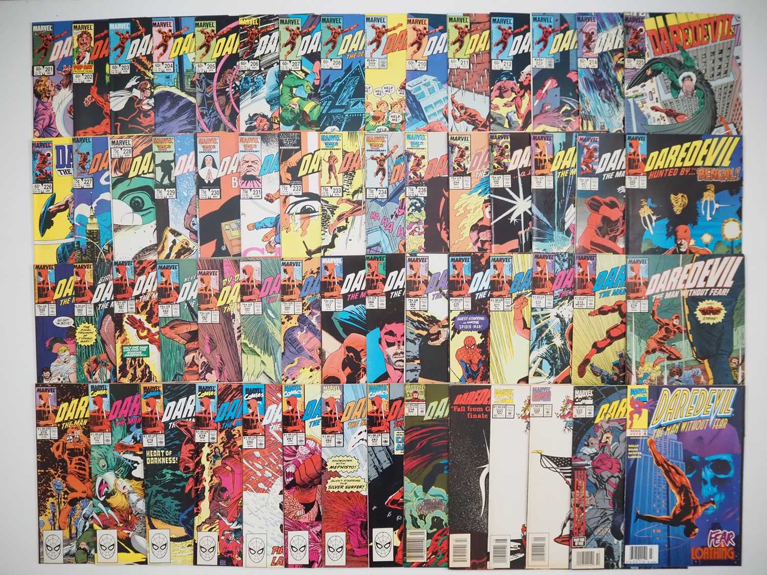 Lot 461 - DAREDEVIL #201 - 214, 225 - 234, 236, 254 -...