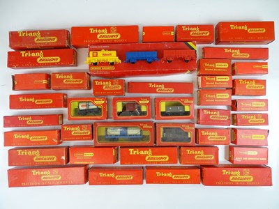 Lot 516 - A large quantity of TRI-ANG OO Gauge boxed...