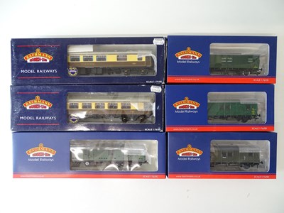 Lot 524 - A mixed group of BACHMANN passenger train...