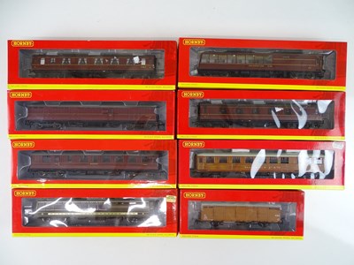 Lot 527 - A mixed group of HORNBY coaches comprising...