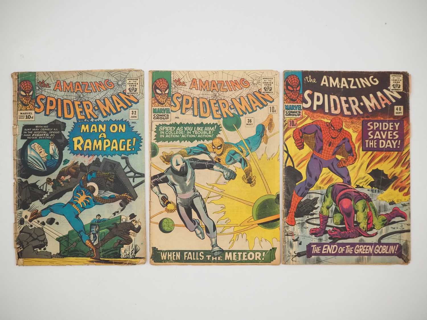Lot 91 - AMAZING SPIDER-MAN #32, 36, 40 (3 in Lot) -...