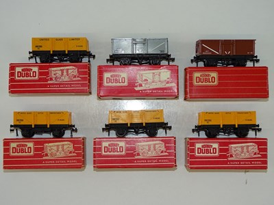 Lot 529 - A mixed group of HORNBY DUBLO Sand and Mineral...