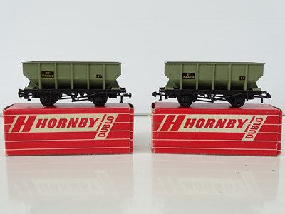 Lot 541 - A pair of HORNBY DUBLO late issue 4644 21-ton...