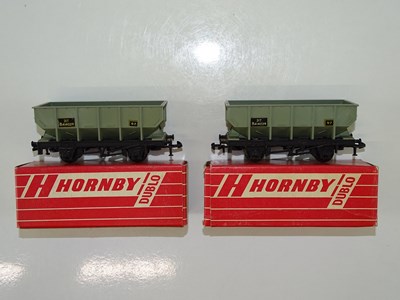 Lot 548 - A pair of HORNBY DUBLO late issue 4644 21-ton...