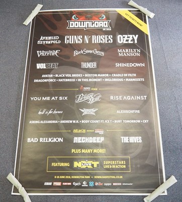 Lot 482 - A group of 2018 music festival bus stop...