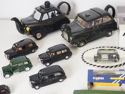 Lot 25 - A mixed group of London Taxis items comprising...