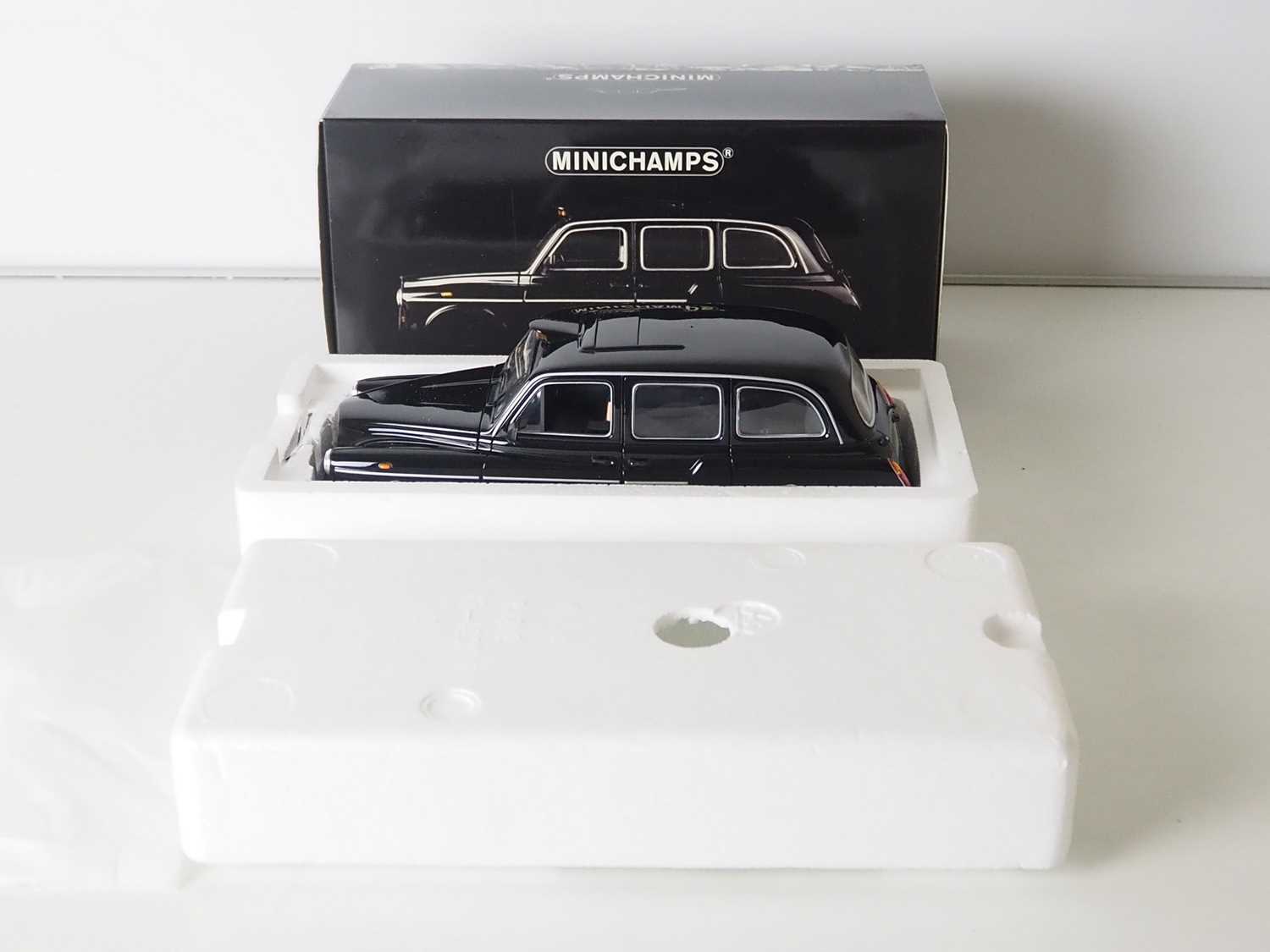 Lot 52 - A MINICHAMPS 1:18 scale diecast model of a...