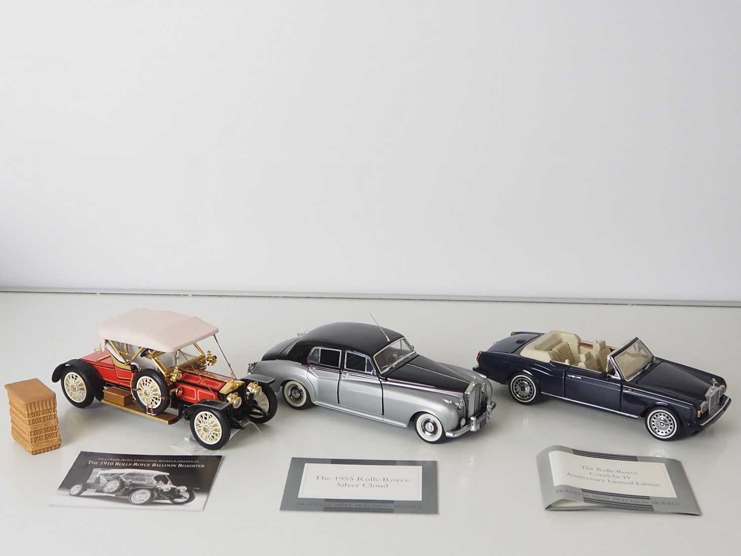 Lot 63 - A group of 1:24 scale diecast models by...