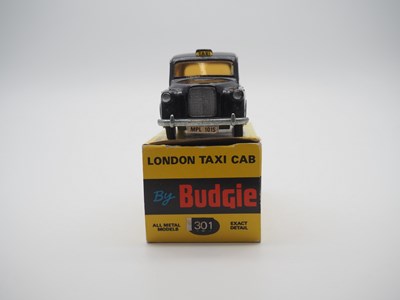 Lot 123 - A group of 1:43 scale diecast Austin FX4...