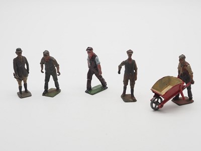 Lot 193 - A mixed group of hand painted lead figures,...