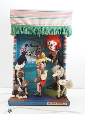 Lot 244 - A PELHAM PUPPETS Automaton mini display unit -...