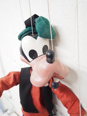 Lot 260 - A large 30" PELHAM PUPPET display Disney Goofy...