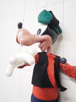 Lot 260 - A large 30" PELHAM PUPPET display Disney Goofy...