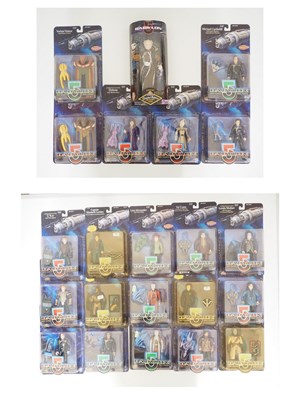 Lot 291 - A large group of Babylon 5 action figures by...