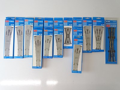 Lot 607 - A quantity of OO Gauge PECO Streamline points...