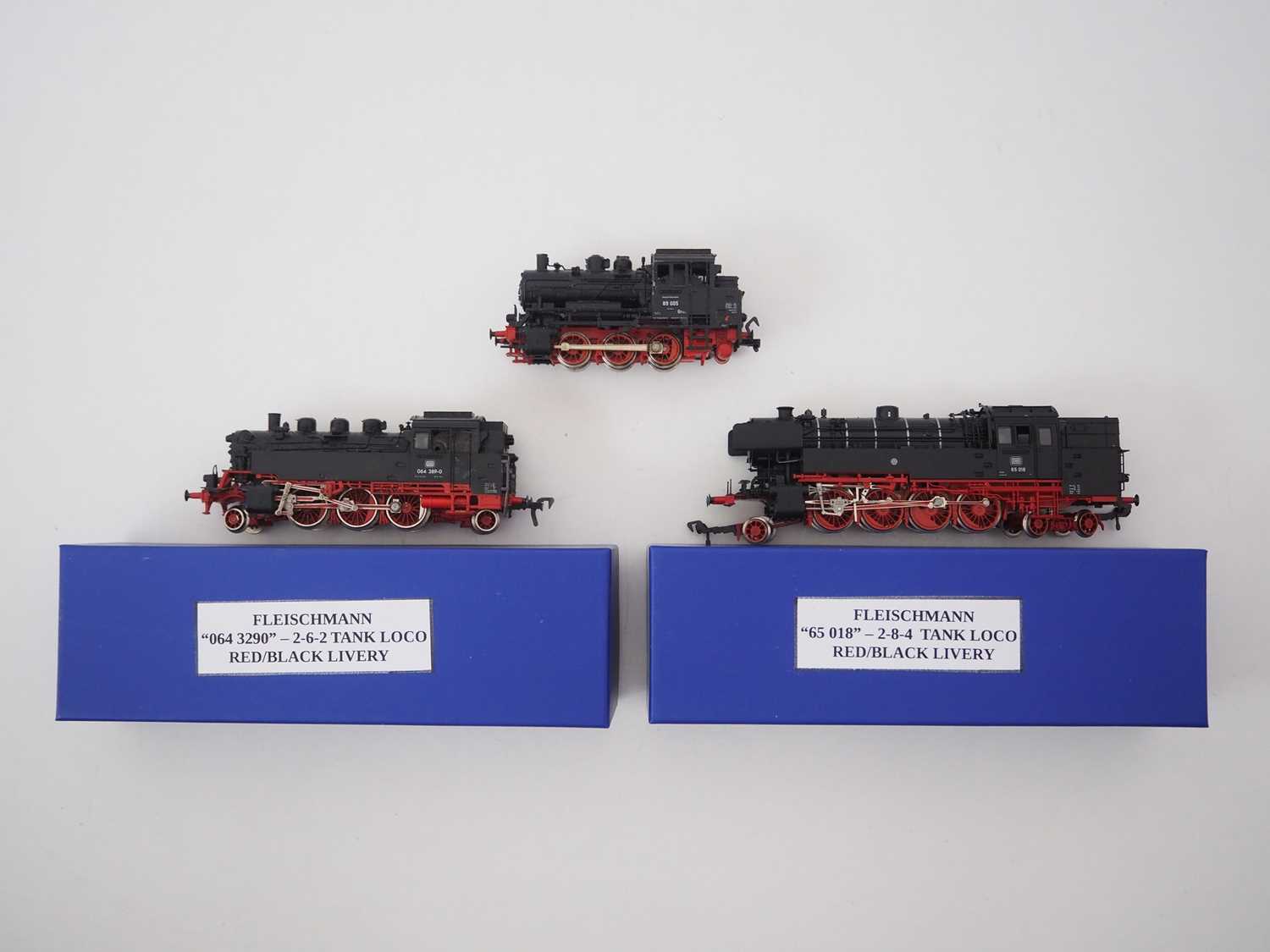 Lot 313 - A group of FLEISCHMANN HO gauge German outline...