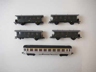 Lot 314 - A group of HO gauge rolling stock, kits and...