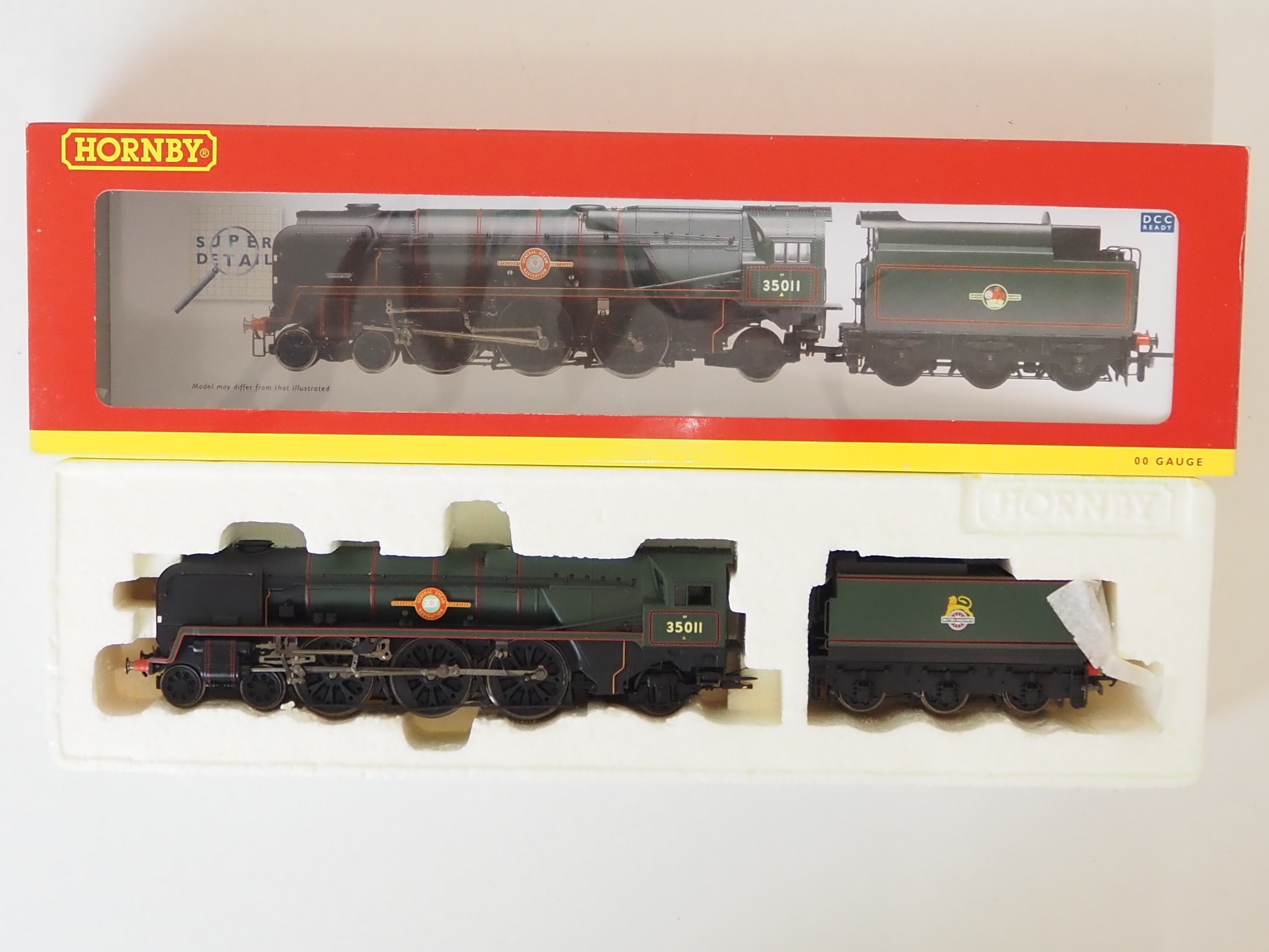 Lot 328 - A pair of HORNBY OO gauge Merchant Navy