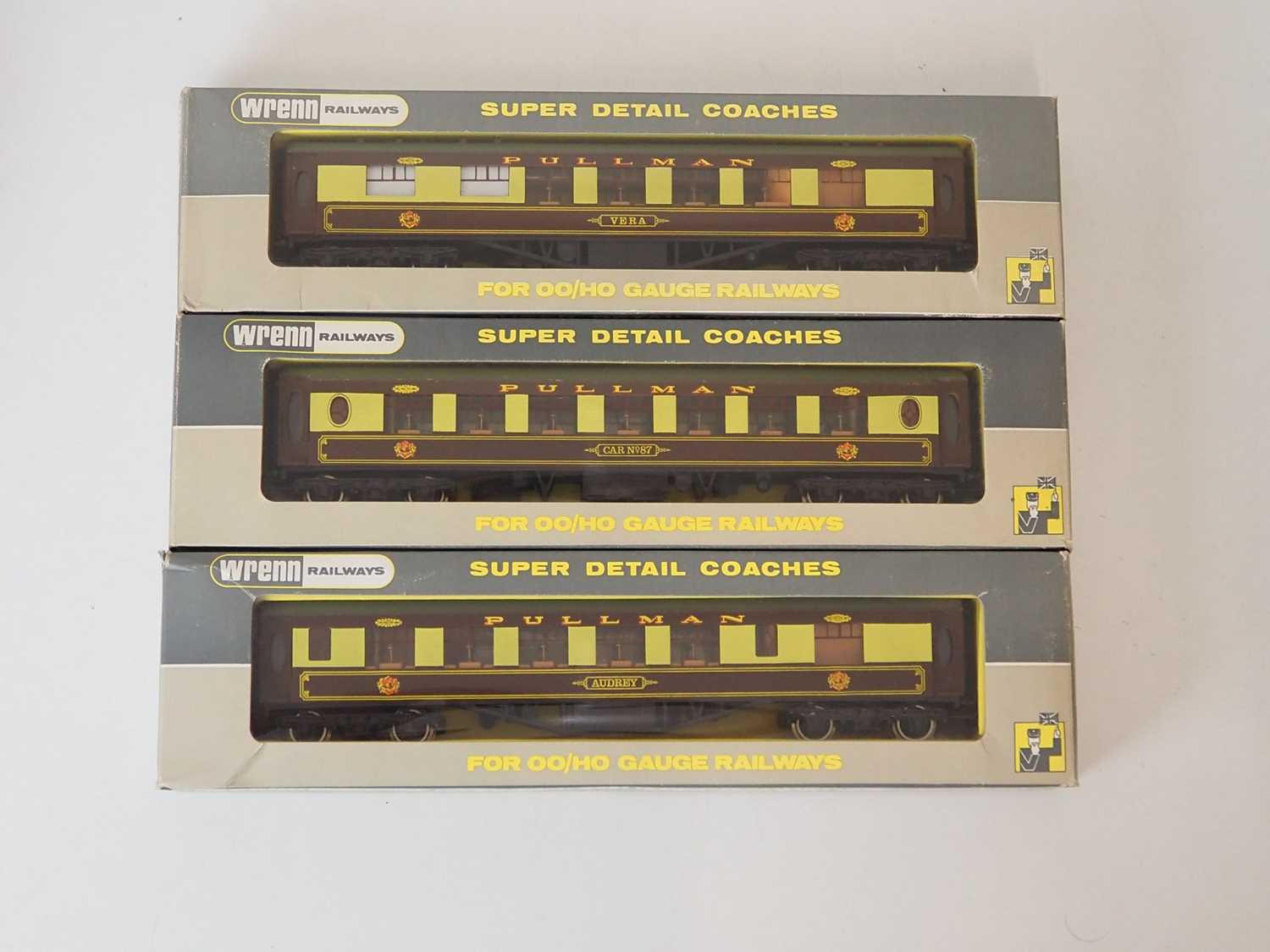 Lot 335 - A trio of WRENN OO Gauge Pullman coaches...