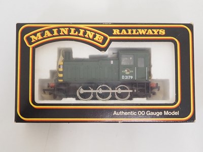 Lot 339 - A group of MAINLINE OO gauge diesel...