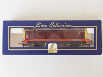 Lot 359 - A group of LIMA OO gauge diesel locomotives,...