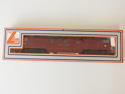 Lot 359 - A group of LIMA OO gauge diesel locomotives,...