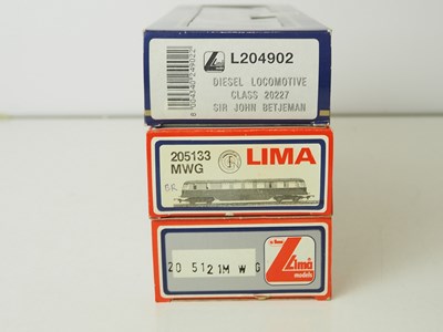 Lot 359 - A group of LIMA OO gauge diesel locomotives,...