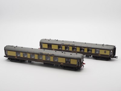 Lot 362 - A HORNBY OO gauge R3184 'Brighton Belle 1960'...