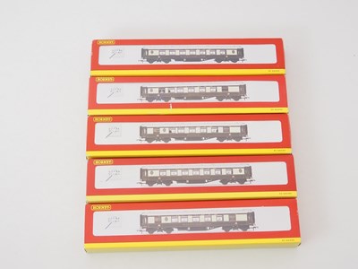 Lot 387 - A group of HORNBY OO gauge Pullman passenger...