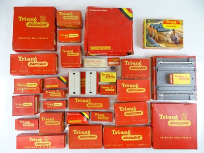 Lot 615 - A quantity of TRI-ANG OO Gauge accessories and...