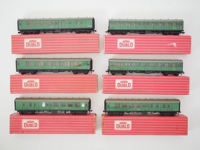 Lot 396 - A group of HORNBY DUBLO OO gauge Super Detail...