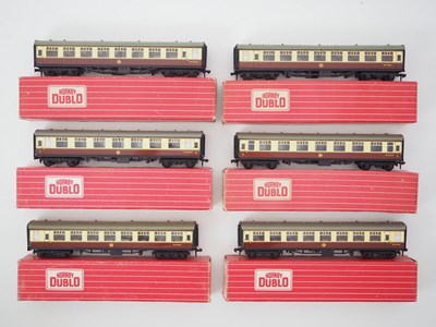 Lot 398 - A group of HORNBY DUBLO OO gauge Super Detail...