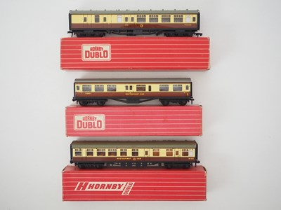 Lot 399 - A group of HORNBY DUBLO OO gauge coaches in BR...