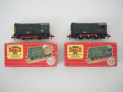 Lot 402 - A pair of HORNBY DUBLO 2231 OO gauge 2-rail...