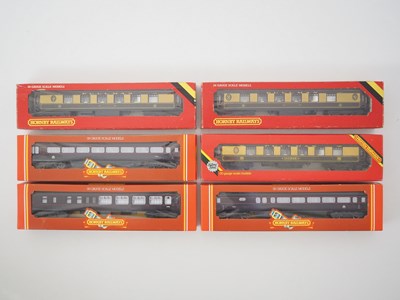Lot 422 - A group of HORNBY OO gauge coaches comprising...