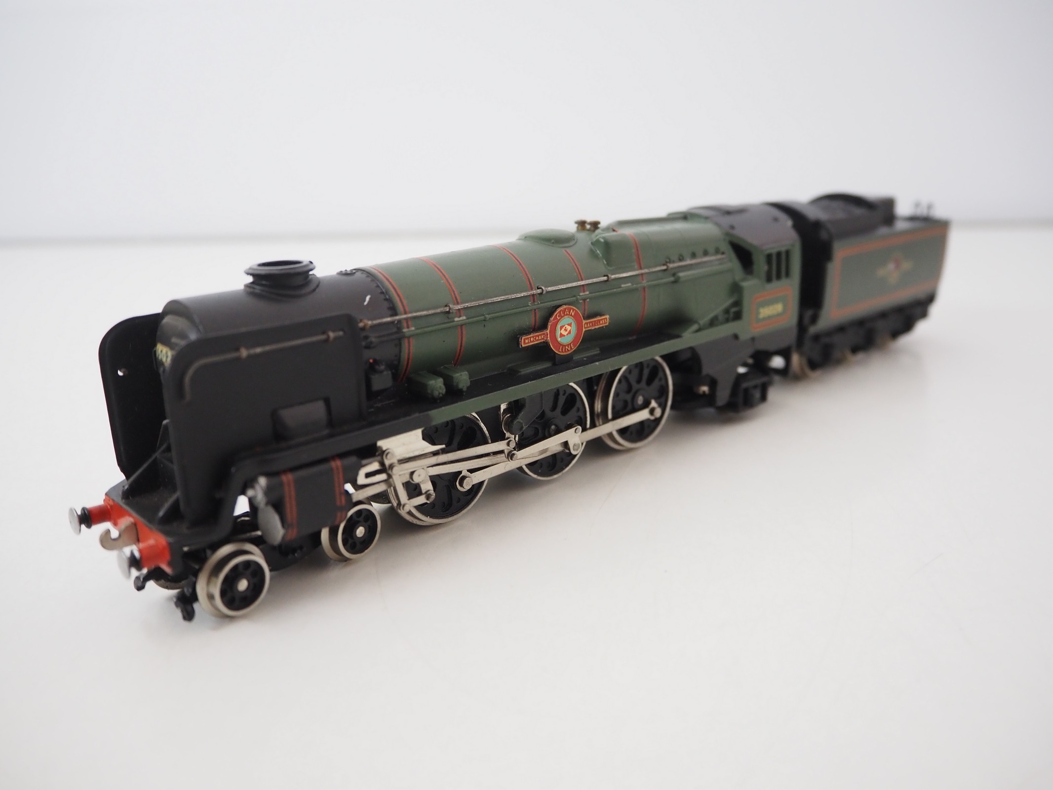 Lot 444 - A WRENN OO gauge W2238 Rebuilt Bulleid