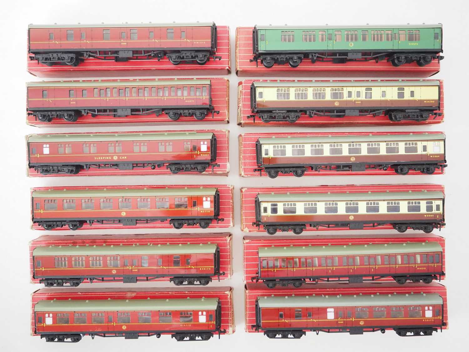 Lot 450 - A group of boxed HORNBY DUBLO Super Detail...