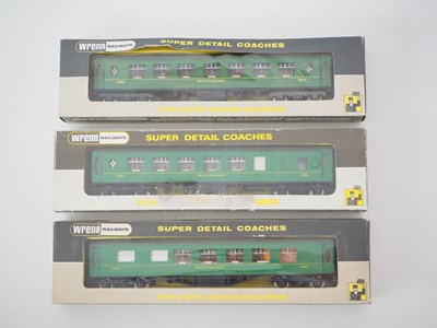 Lot 451 - A set of WRENN OO gauge Pullman cars in...