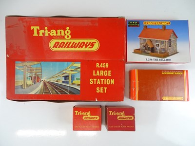 Lot 621 - A quantity of TRI-ANG/HORNBY OO Gauge station...