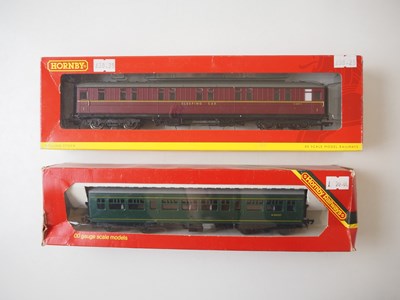 Lot 461 - A small group of OO gauge rolling stock by...