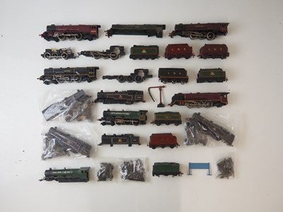 Lot 476 - A mixed group of HORNBY DUBLO OO gauge locos,...