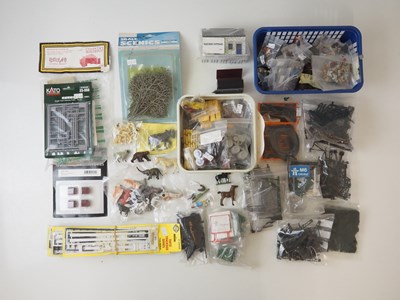 Lot 480 - A lucky dip selection of OO gauge figures,...